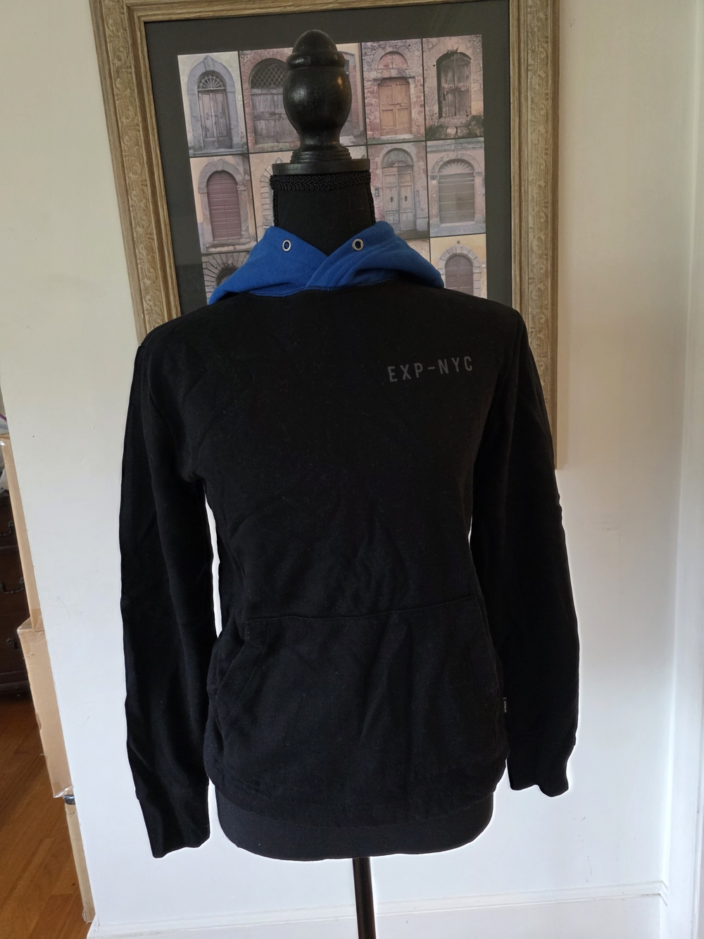 Express Women's XS Black Hoodie with Blue Lined Hood